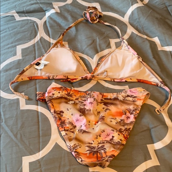 Raisins Brand Bikini - Picture 2 of 4